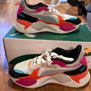 Puma Dynamic White and Pink Sneakers